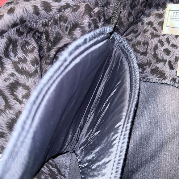 Plus size grey leopard print zip up jacket size 16P - Picture 5 of 5